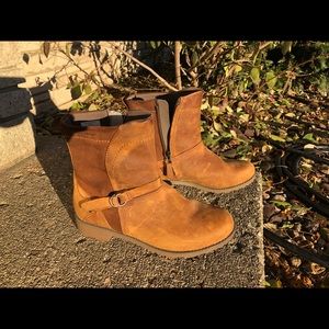 Eddie Bauer suede ankle boots. Like new.